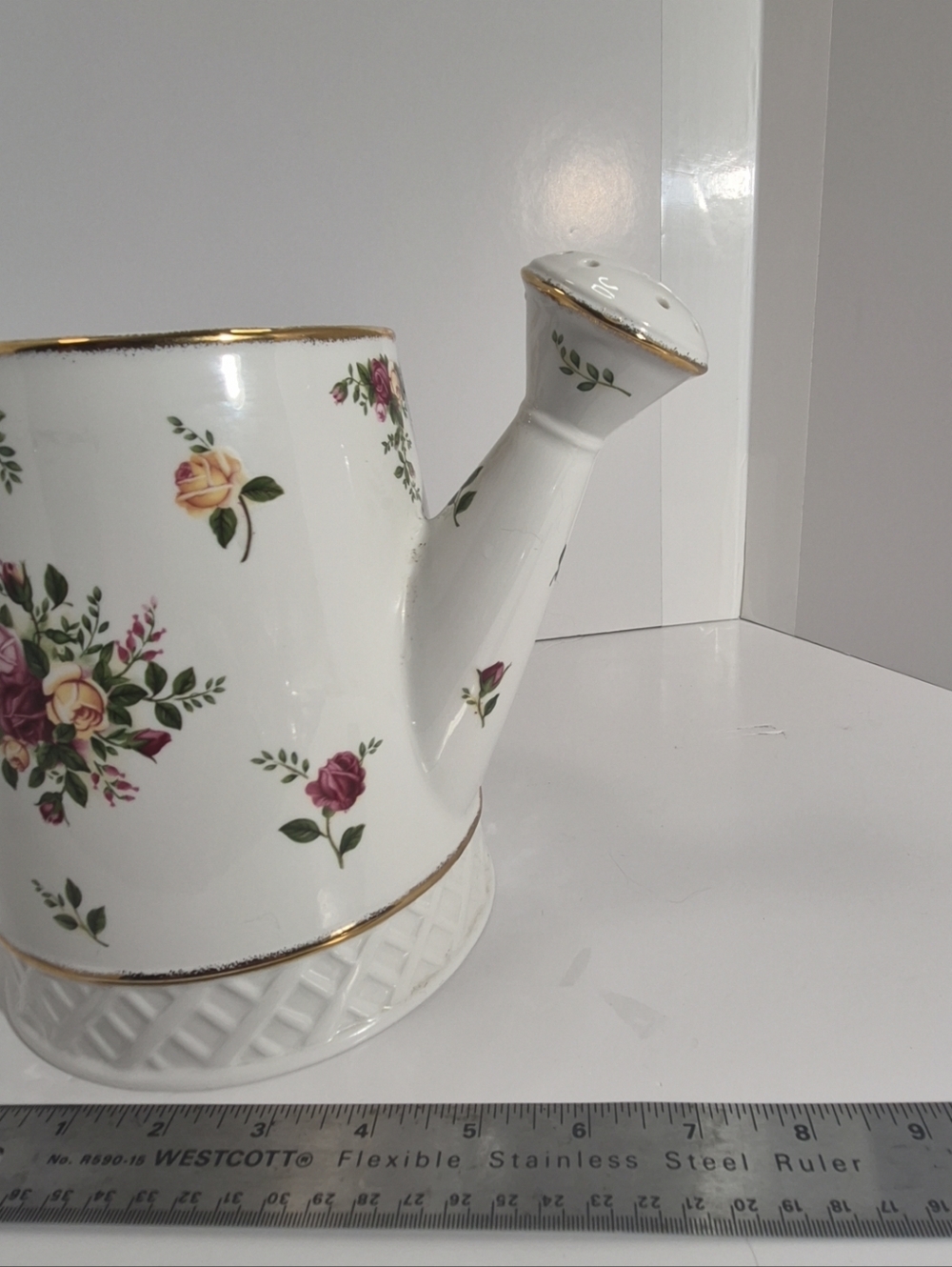 Royal Albert Old Country Roses Large Watering Can Planter/Vase Rose Planter